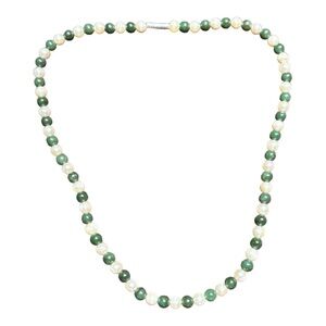 Short 18.5" Beaded Necklace with Screw Closure White/Green Women
